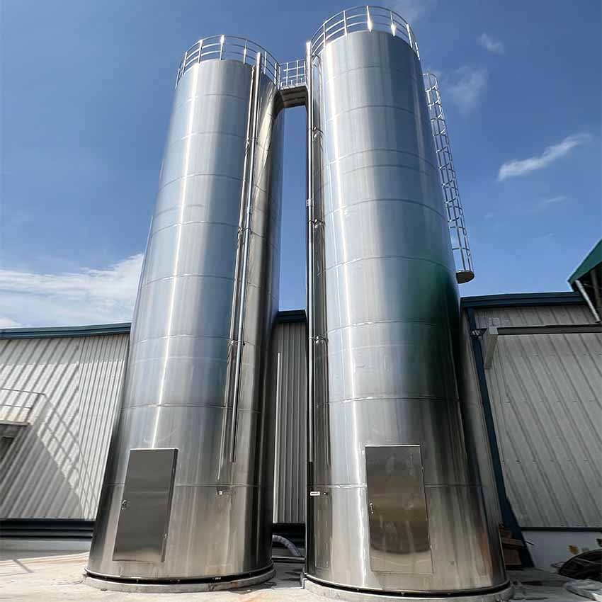 Vonkajšie skladovacie silo s inteligentným skladovým systémom